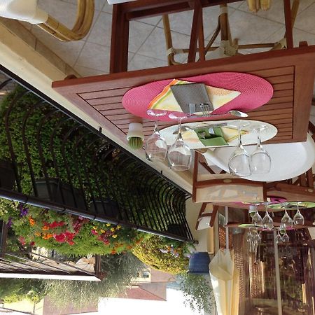 Hotel Restaurant Les Oliviers 니옹 외부 사진
