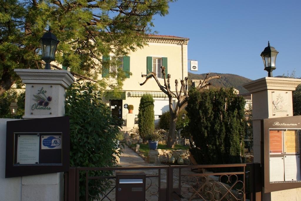 Hotel Restaurant Les Oliviers 니옹 외부 사진